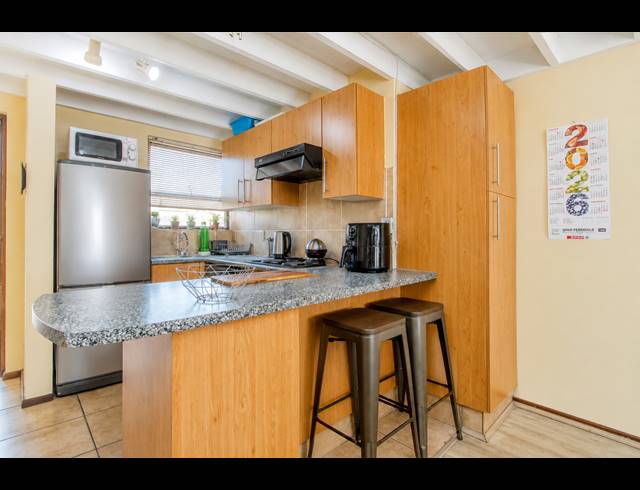 2 BEDROOM APARTMENT FOR SALE IN DOUGLASDALE